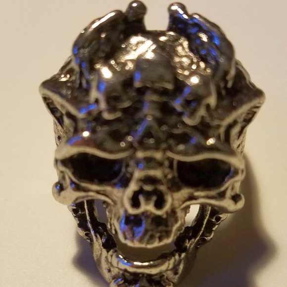 Men's Stainless Steel Silver Skull Goth Punk Ring - Picture 3 of 4